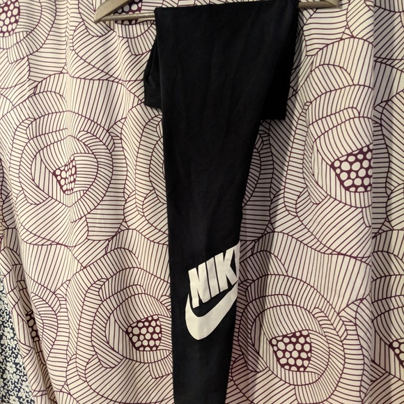 Nike Pants - nike t-shirt stretch leggings EUC